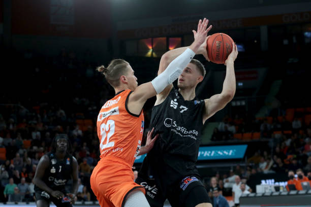 潜力中场的 潜力中场的